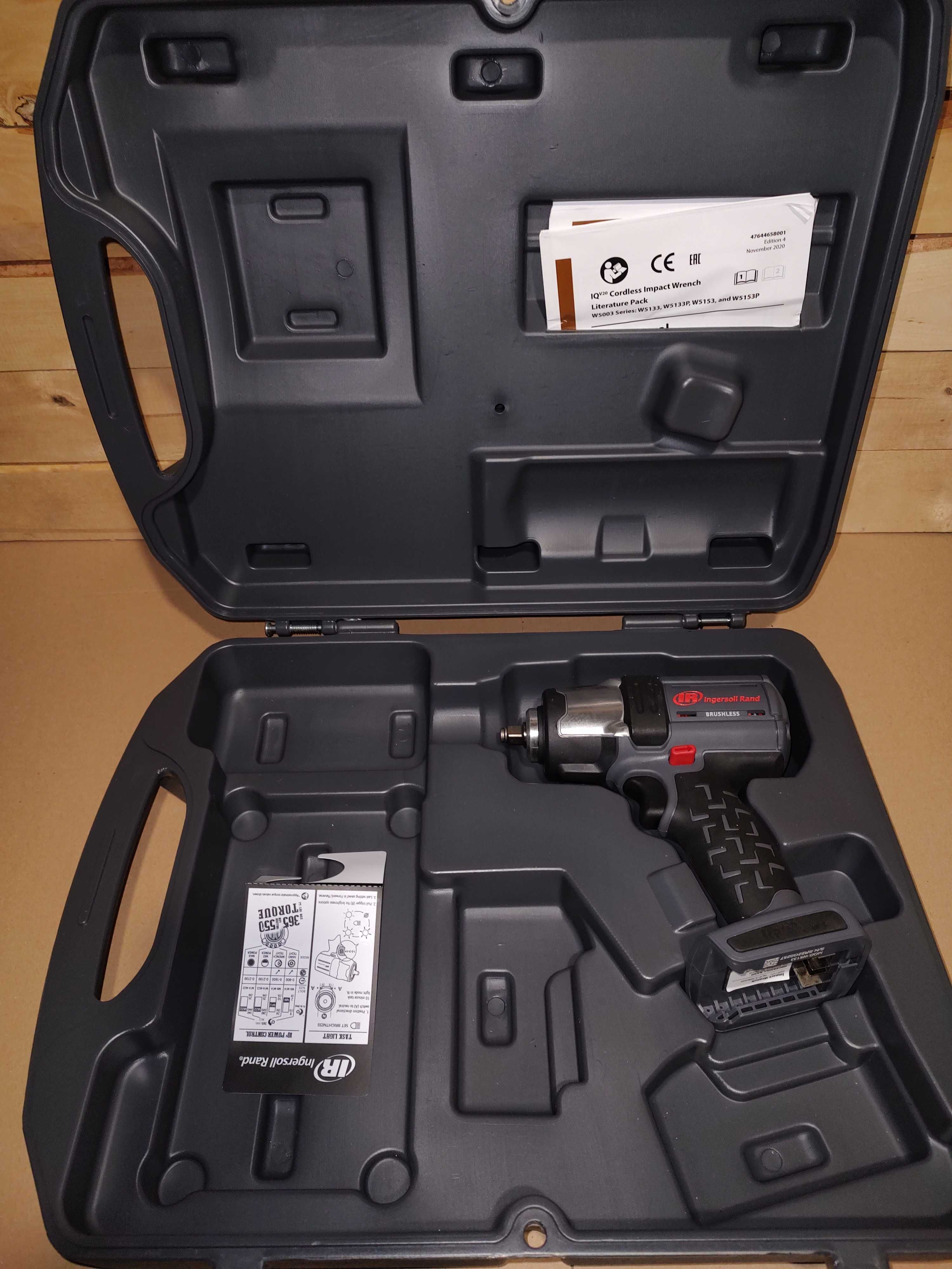 Ingersoll Rand W5133 - akumulatorowy klucz udarowy w walizce