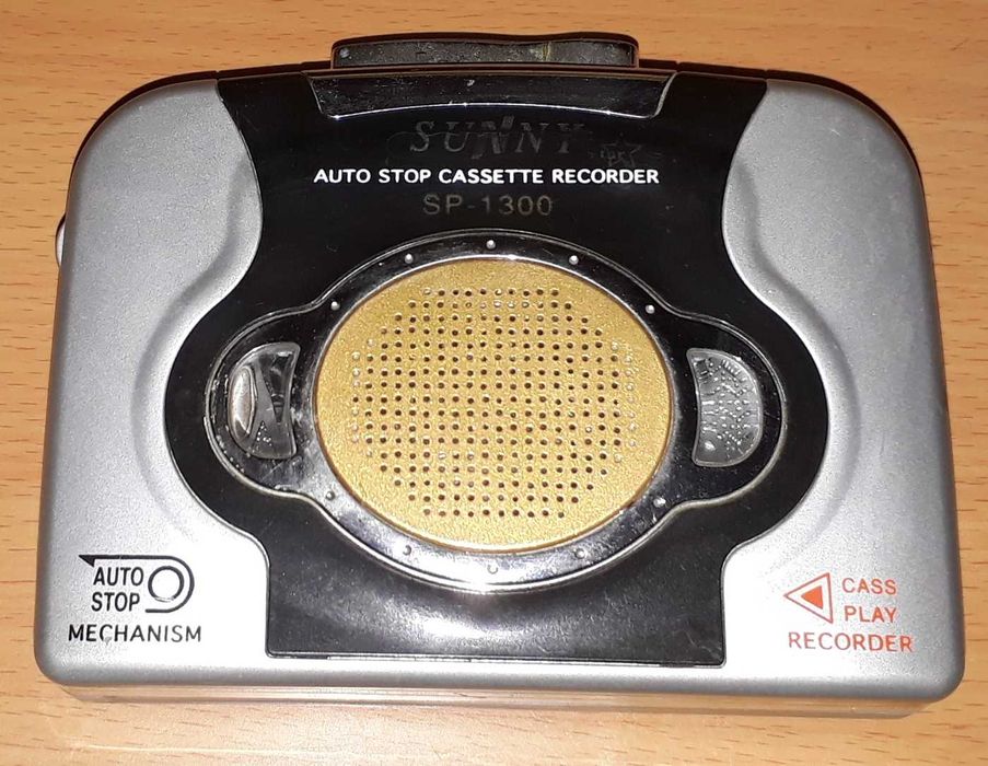 CD/Радио Магнитола/Плеер Кассетный.От сети и на батарейках.-3шт.разных