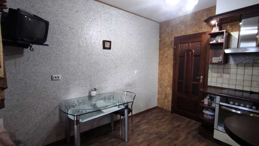 2к квартира + гараж. Будинок у парку «Веселка» напроти Файна Таун