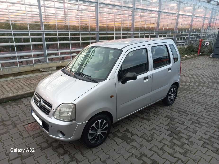 Opel Agila salon Polska