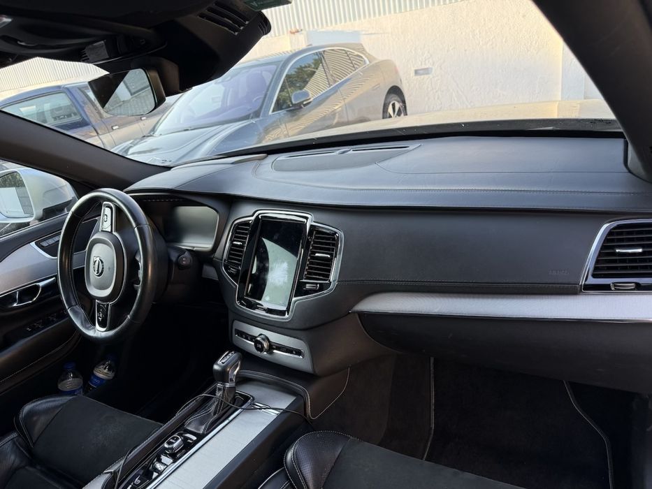 Volvo XC 90 D4 "R-Design" - Suspensão a ar/Full Extras