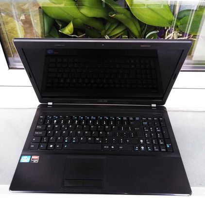 MOCNY Laptop ASUS /Intel® Core™ i3/ Kamera/ Filmy/ Internet/ TANIO