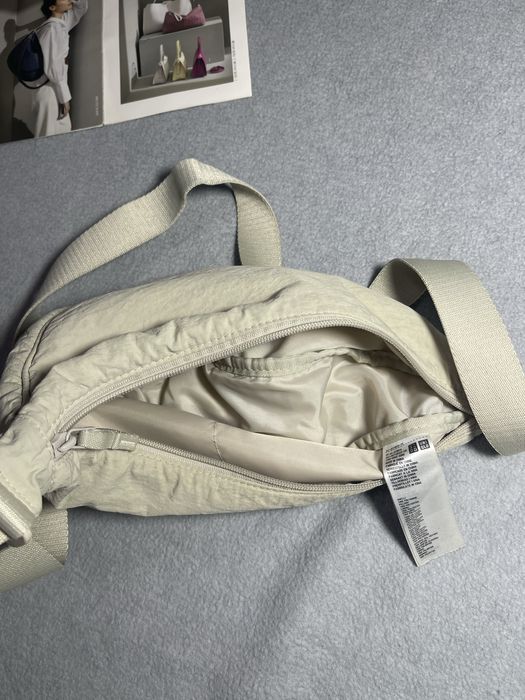 Uniqlo  сумка бананка