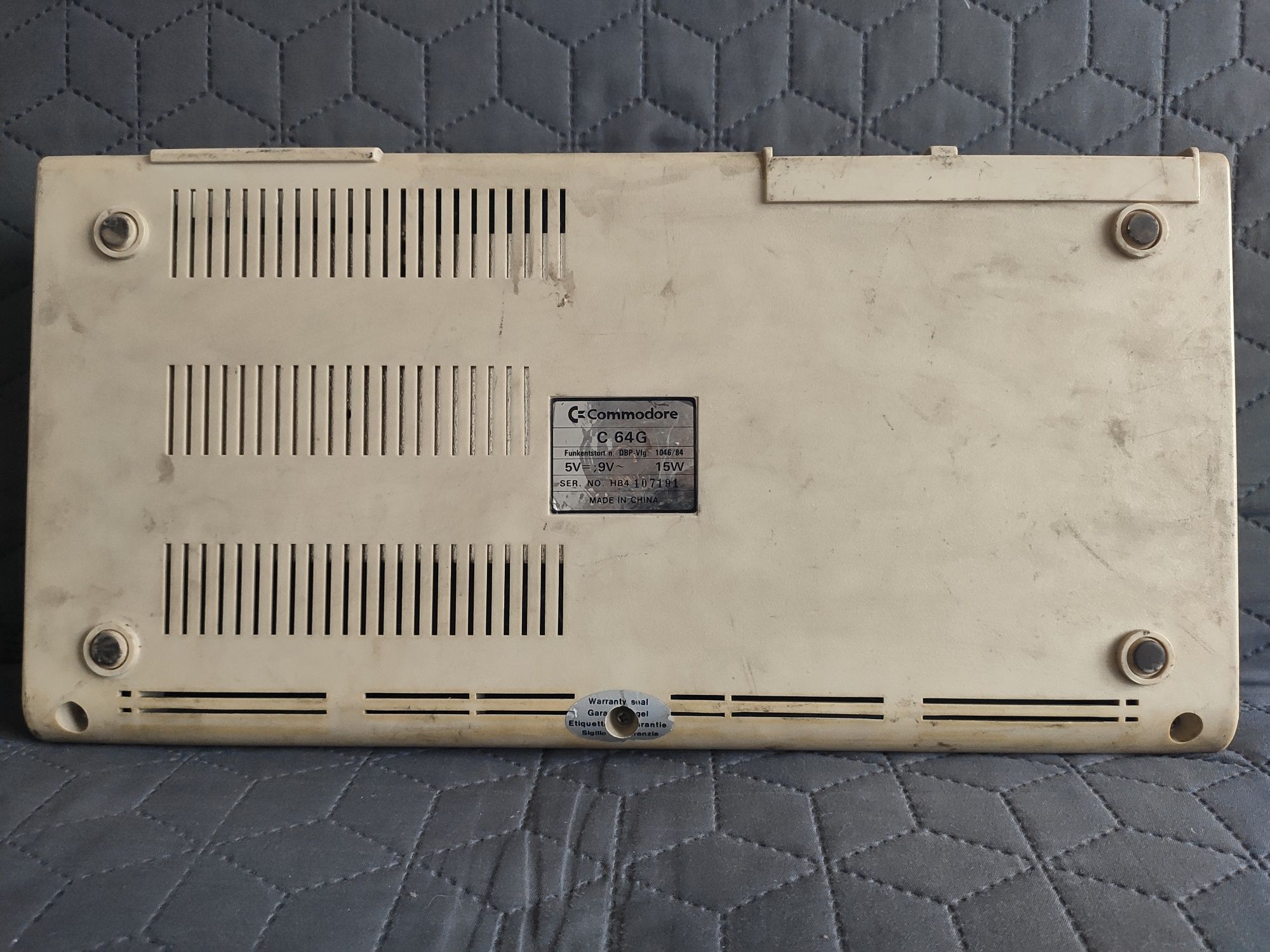2x  Commodore 64