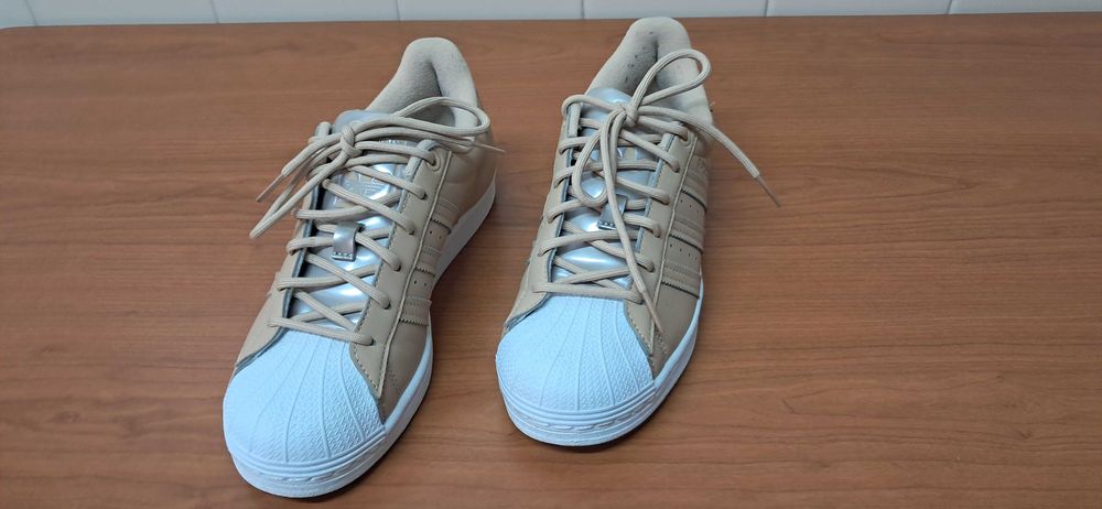 Ténis ADIDAS Super Star, tam. 37 1/3, bege e branco, como novos