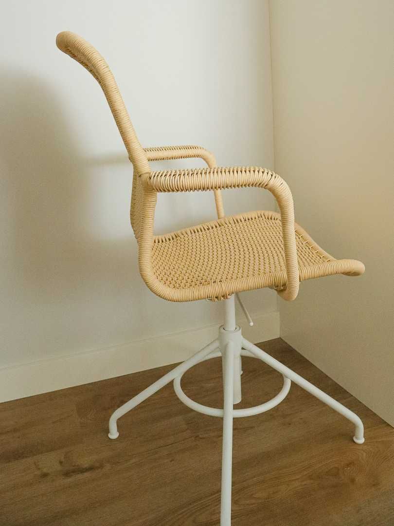 Cadeira giratória c/braços IKEA STIGBYGEL, bege/branco