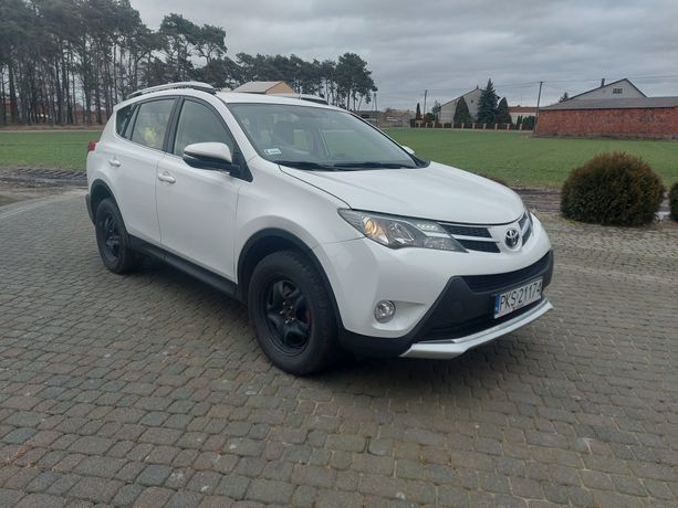 Toyota rav 4 SUV 2.0 diesel 2015 biała 4x4 niski przebieg