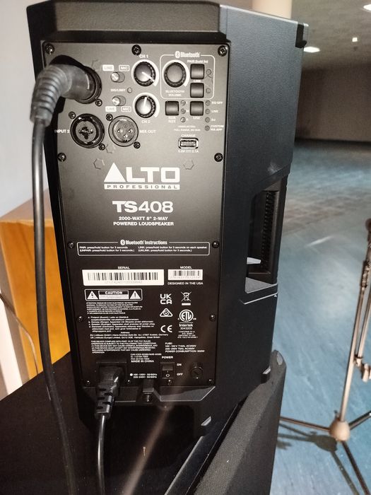 Caixa de som profissional