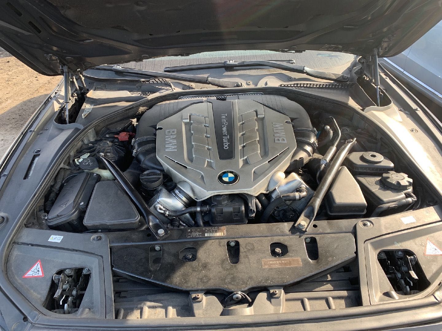Запчасти разборка шрот BMW 5 550і 2010 2011 2012 2013 2014 2015 2016