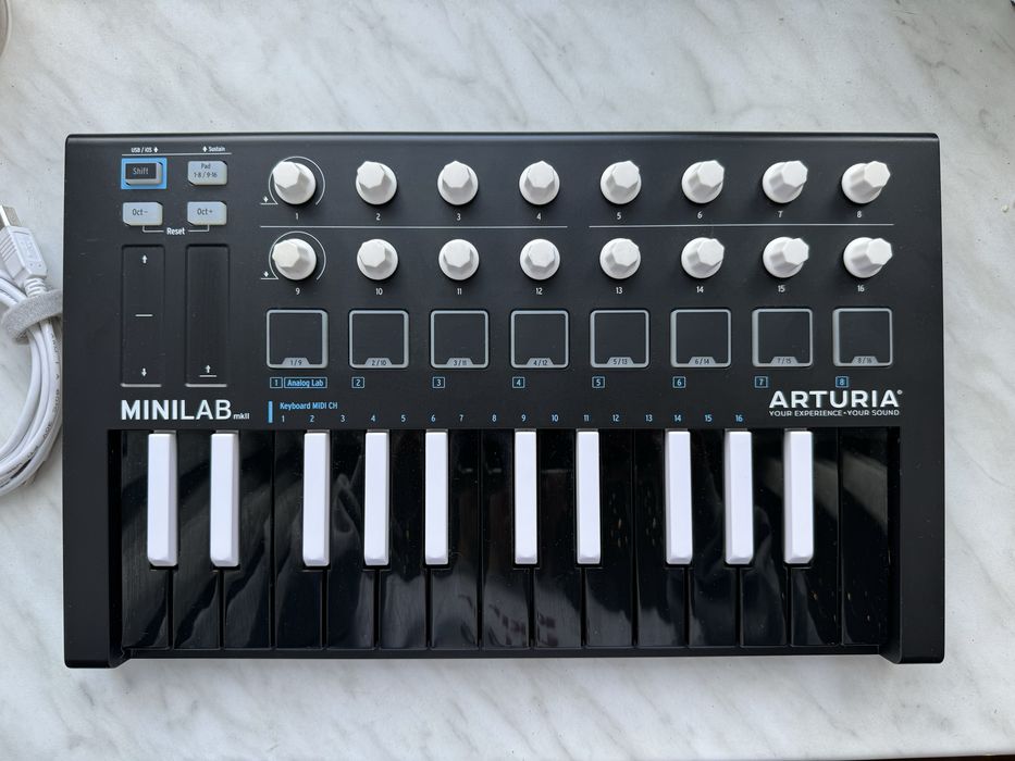 MIDI-клавіатура Arturia minilab mk2 inverted