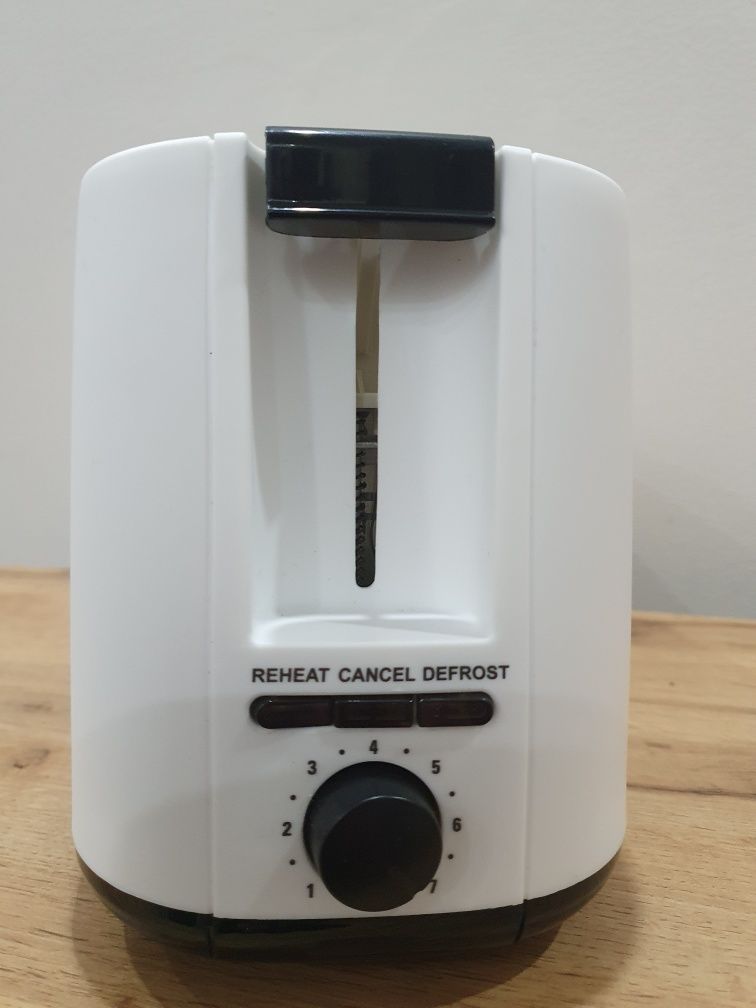 Toster na 4 kromki Tristar BR-1057