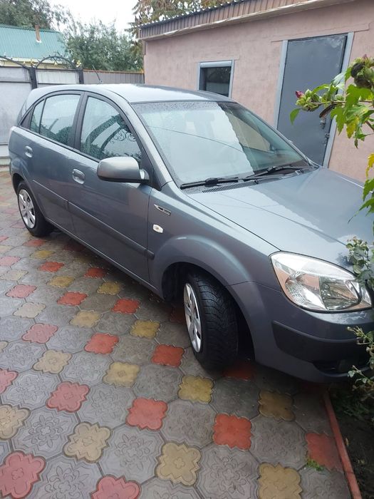 Продам автомобіль Kia Rio