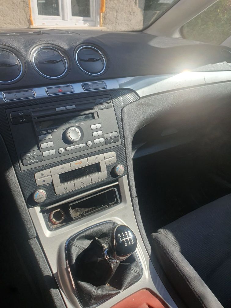 Ford s-max 2.0 140 cavalos posso aceitar algumas trocas