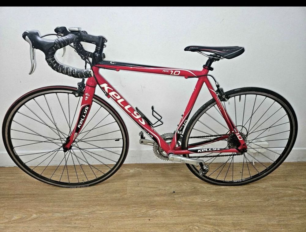 Rower szosowy Kellys ARC 10 - Idealny na początek!