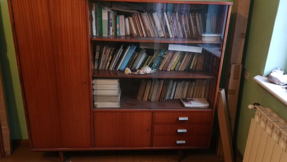 Biblioteka z czasów PRL