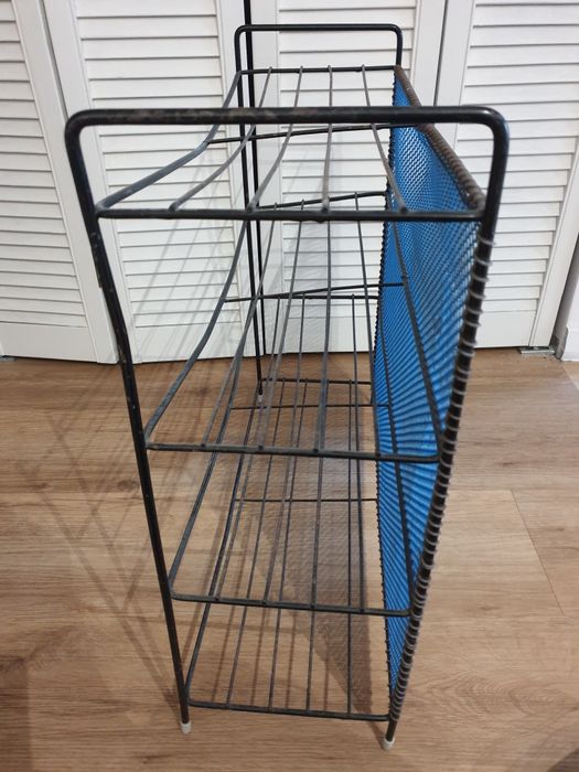 Metalowa półka na buty PRL loft pleciona industrial vintage