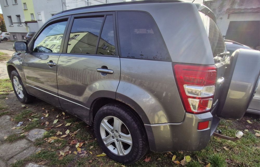Suzuki grand vitara 4x4 2007r  2.0 benzuna