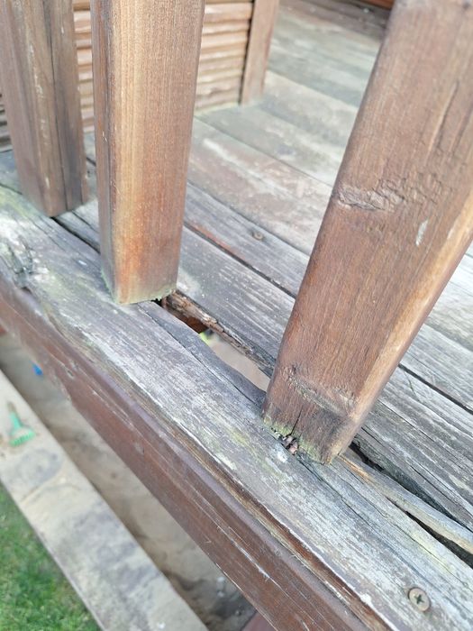 Drewniany domek dla dzieci, plac zabaw