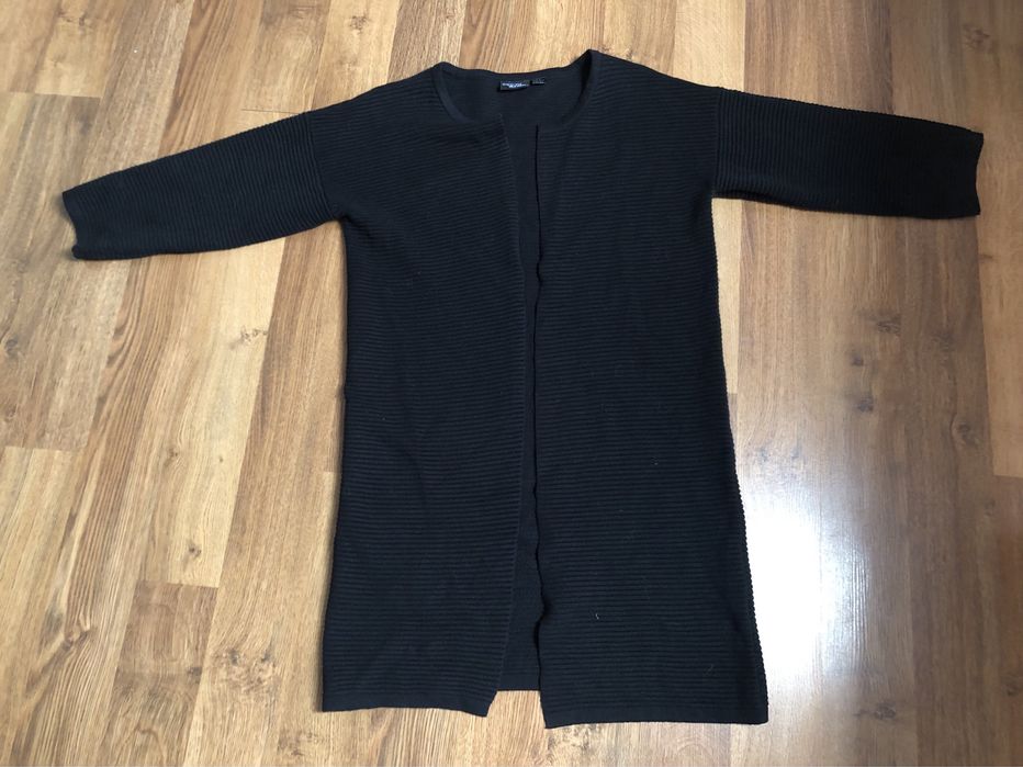 Czarny dłuższy sweter ESMARA w kolaboracji z Heidi klum