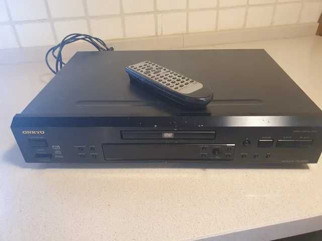 Leitor DVD Onkyo DV-S555