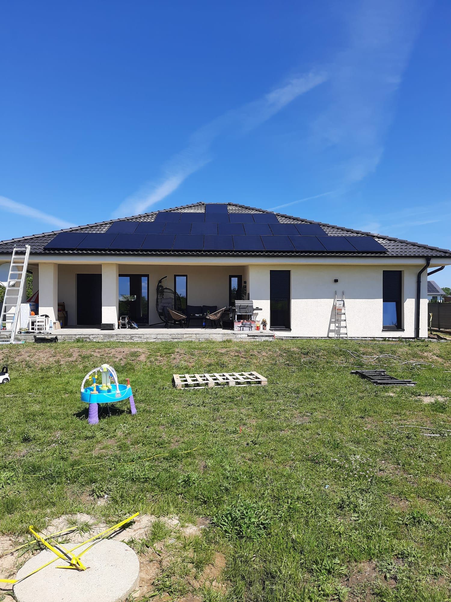 Fotowoltaika 10,235 kWp + 15,36 kWh magazyn energii, DOTACJA