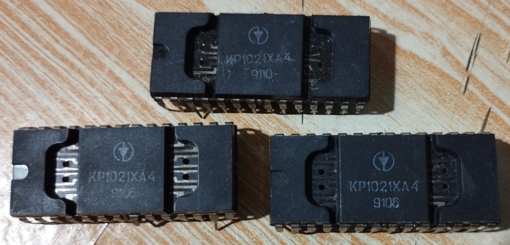 Радіодеталі мікросхеми та діоди