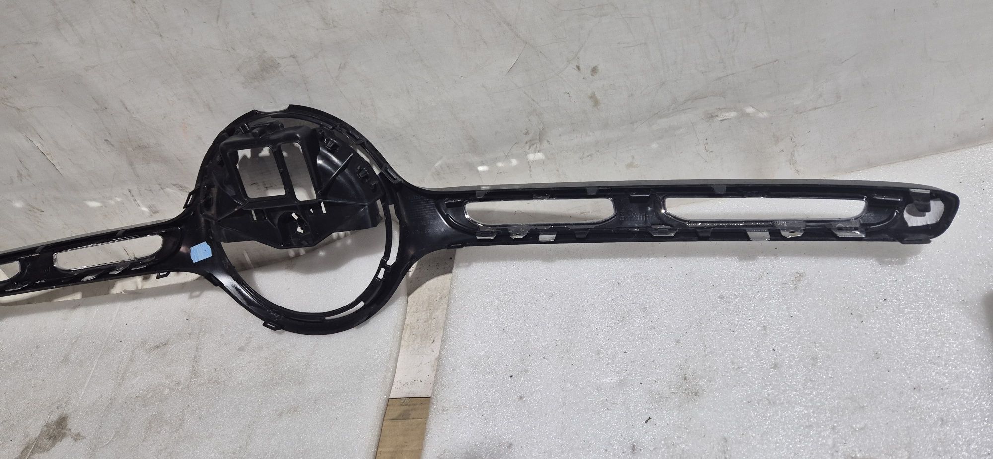 Ramka atrapa grill przód przedni mercedes w254 x254 Europa