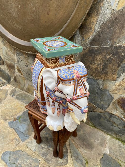 Banco Jardim Elefante Cerâmica Séc XIX Assinado 54 cm