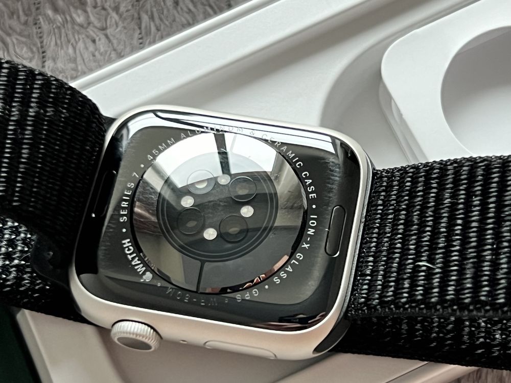 Apple Watch Series 7 45mm Starlight Aluminium