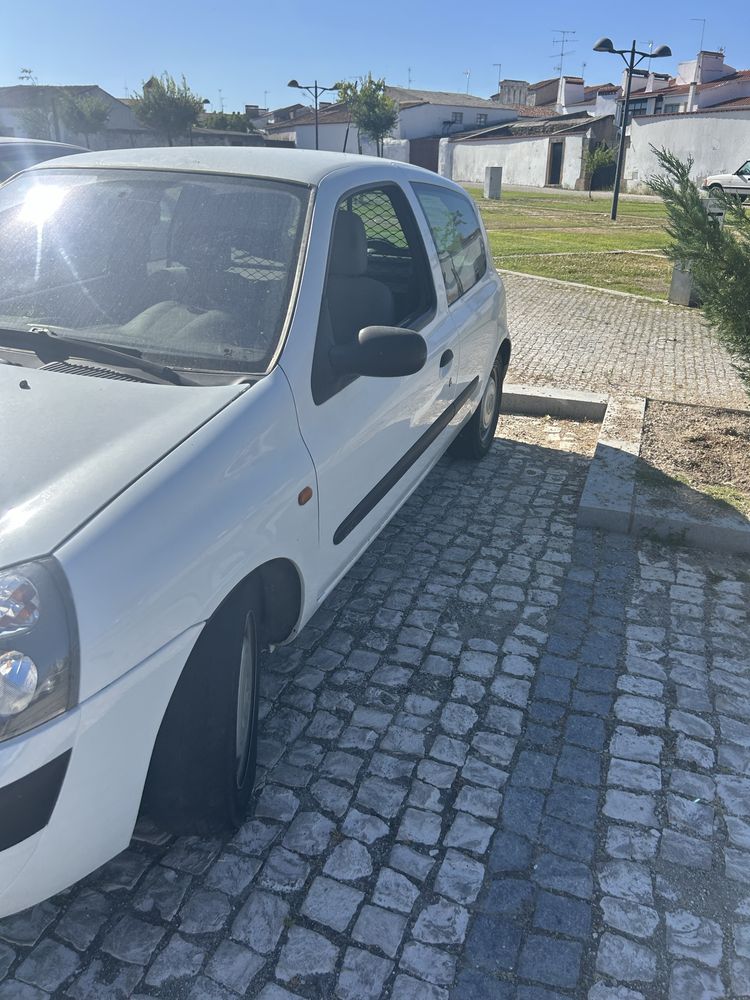 Clio 1.5 para pecas