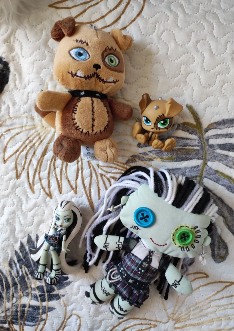 Monster High Frankie Stein pluszaki i figurki