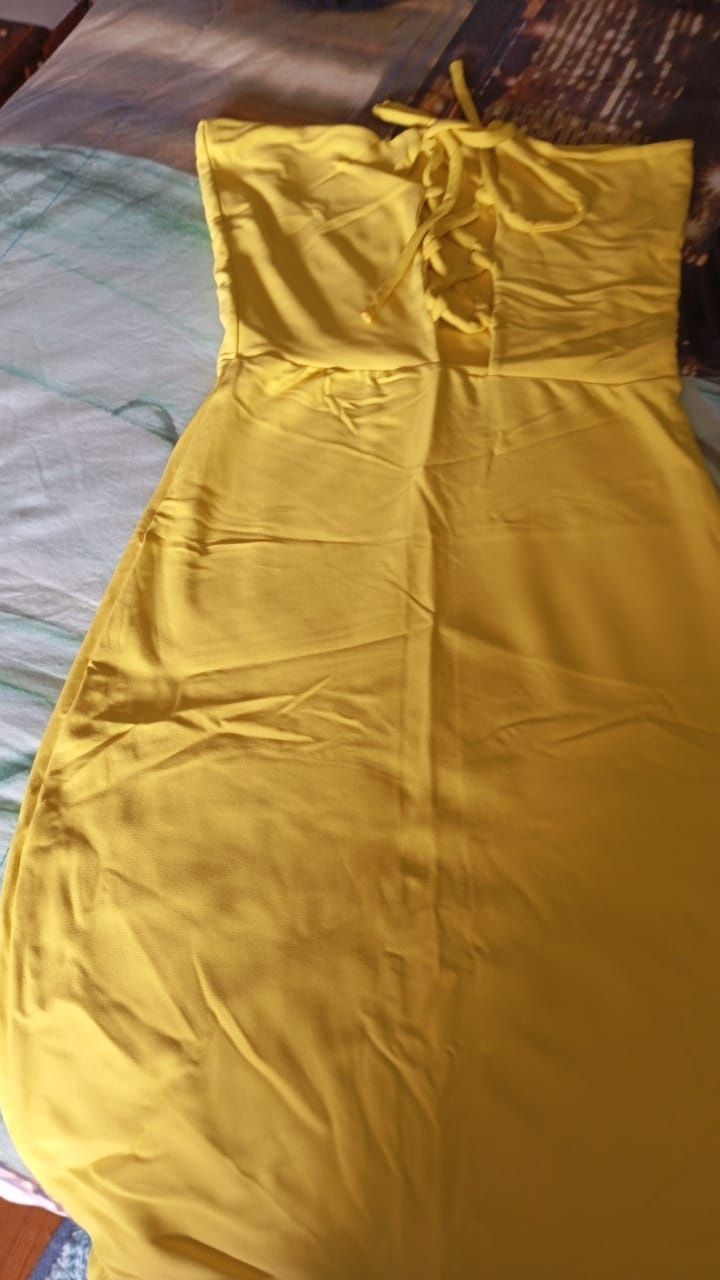 Vestido lindo amarelo maravilhoso