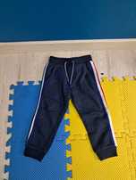 Smyk Cool Club spodnie dresowe r. 104, granatowe