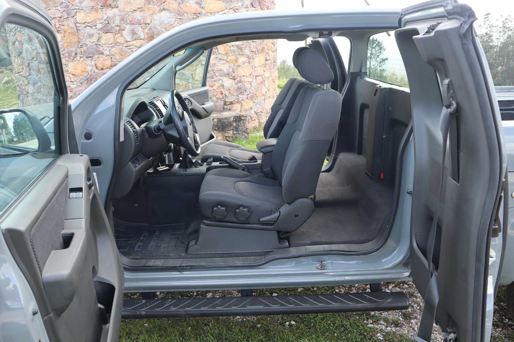 NISSAN NAVARRA 2.5 DCI COMERCIAL