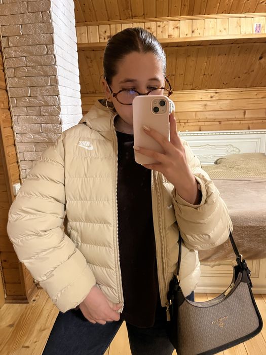 Куртка Nike ……..