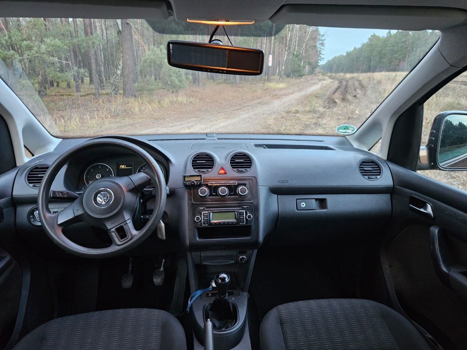Volkswagen Caddy 1.6 TDI 105KM 2010r. 5 osób
