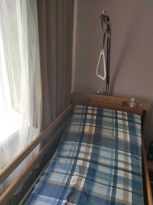 Медичне ліжко з електрокеруванням