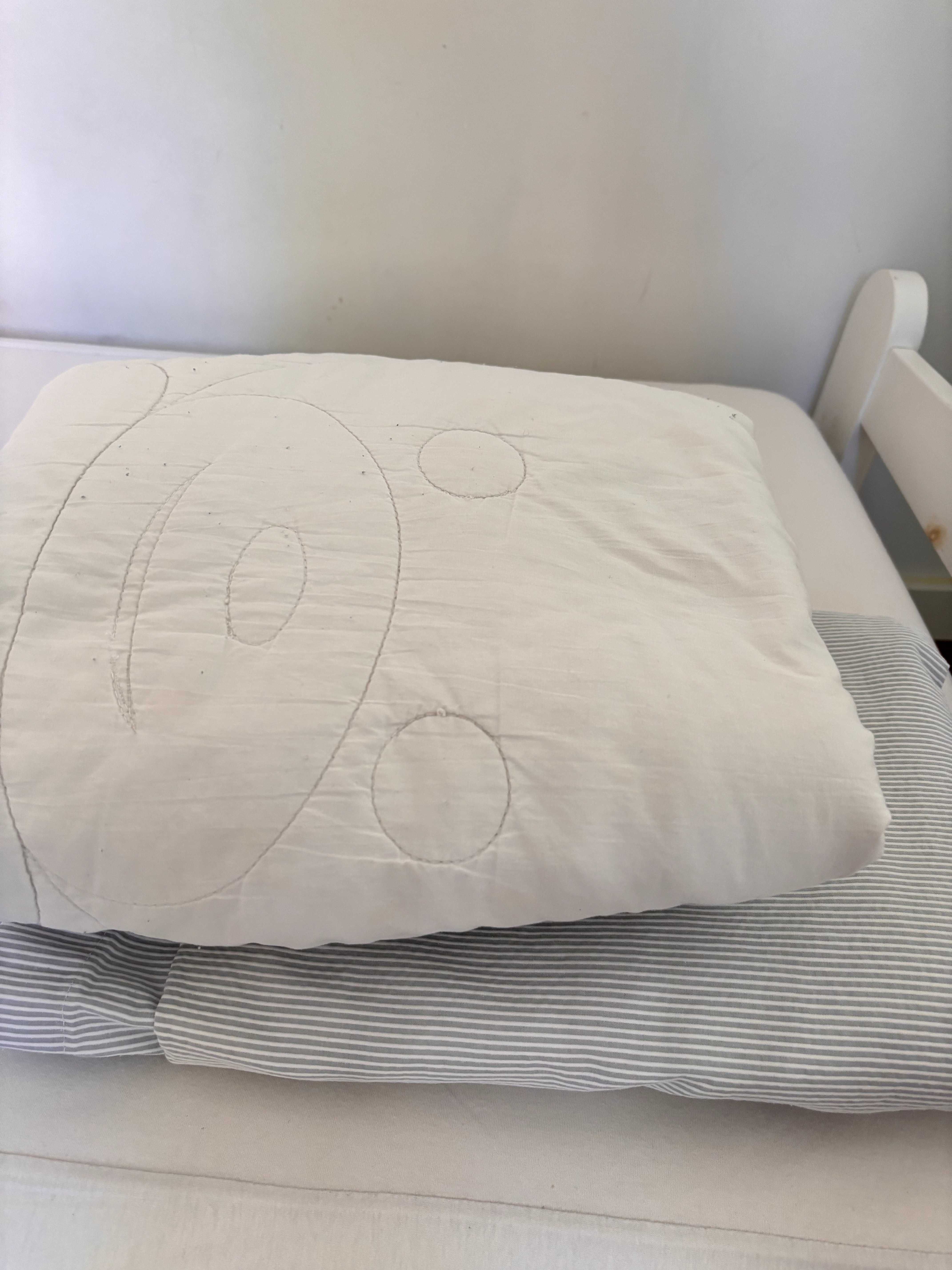 cama de Criança, inclui colchao edredao e roupas