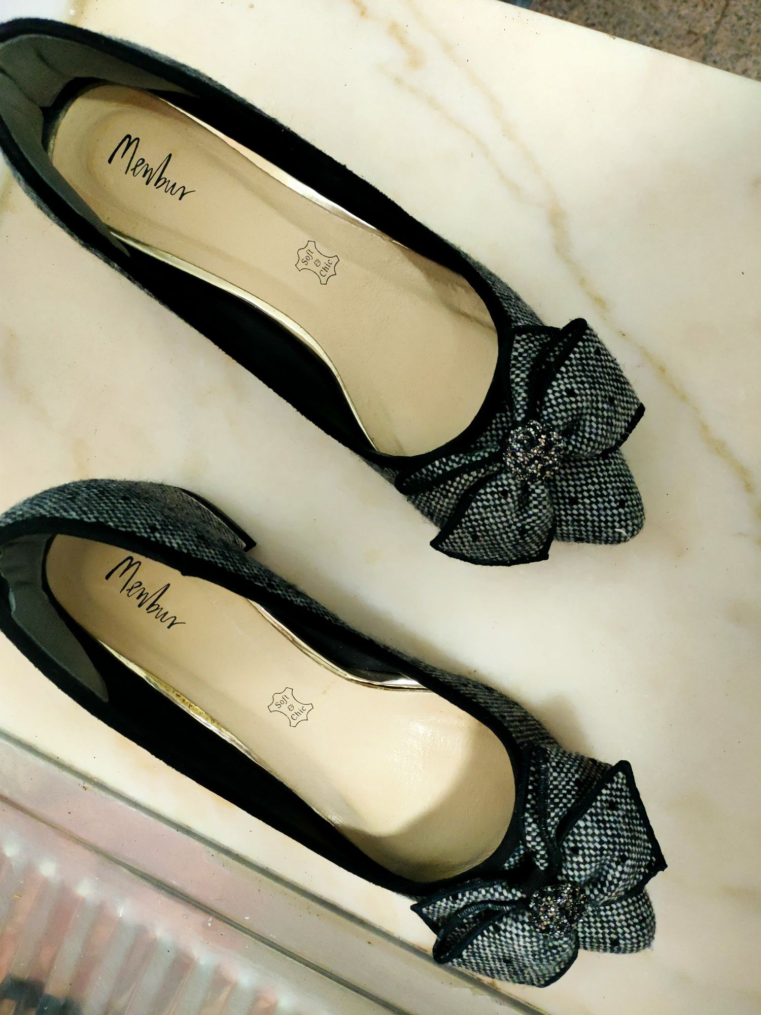 Par sapatos usados praticamente novos