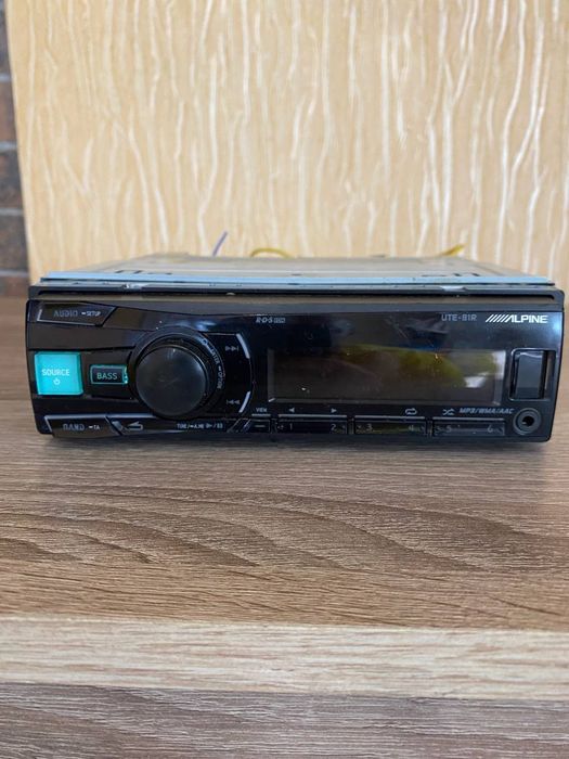 Автомагнітола Alpine ute - 81r