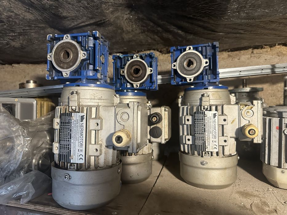 Электромотор редуктор 0,18 квт 135 об/хв