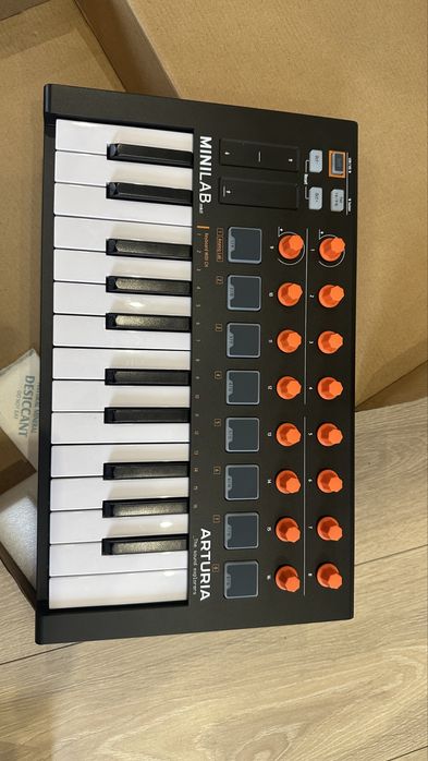 Arturia Minilab 2 нова