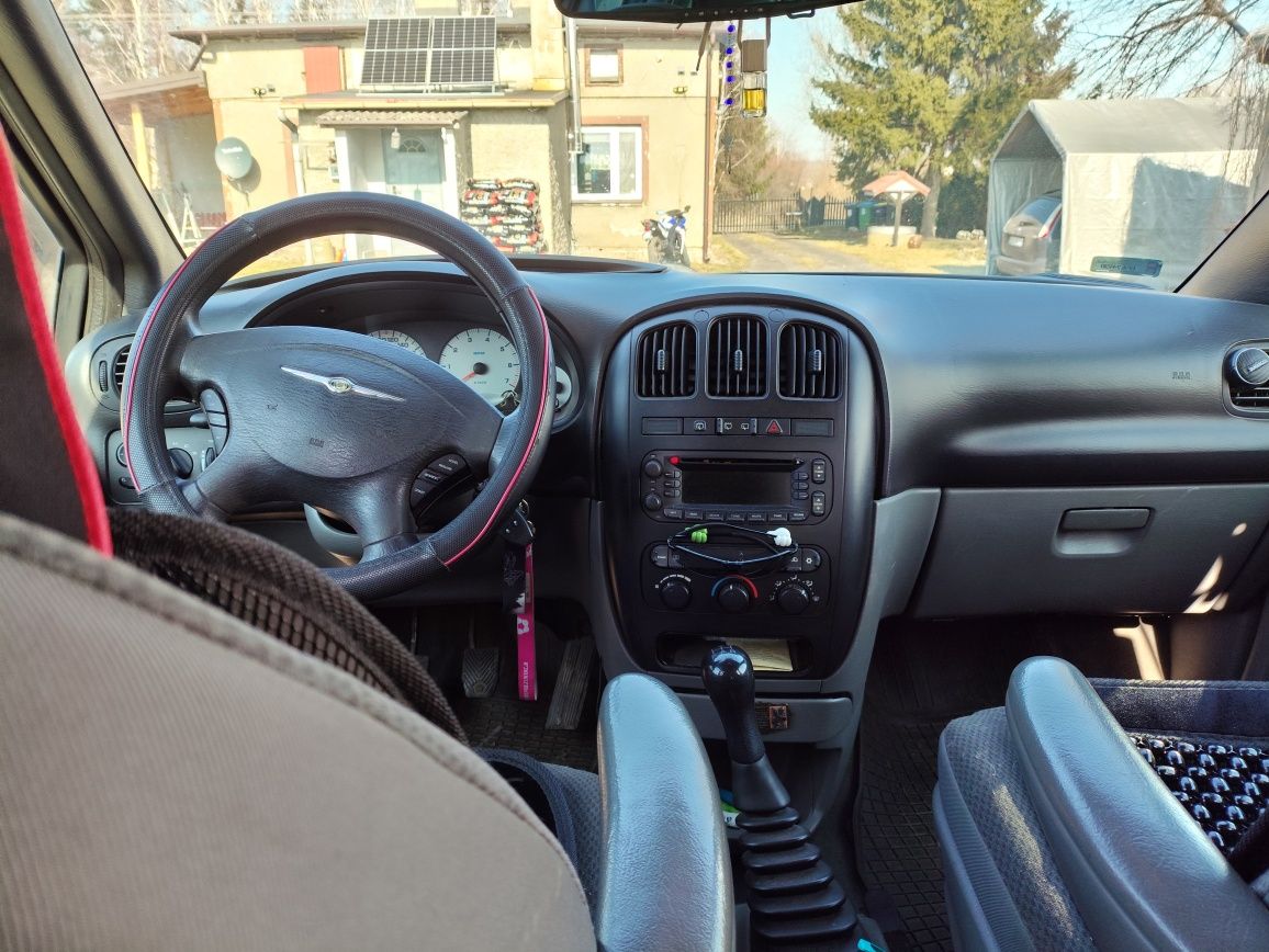Chrysler Voyager 2,4 benzyna z przystawką namiotem na wypady weekendow