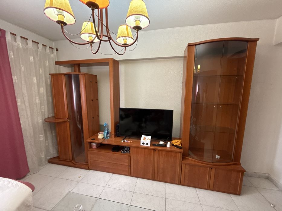 Movel sala completo com estantes de vidro