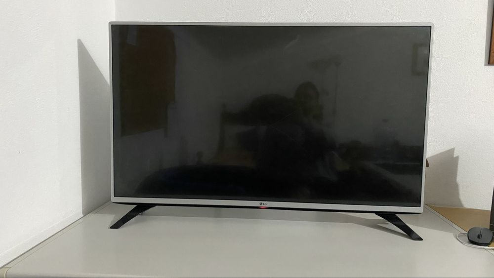 Televisao LG 43 polegadas + comando.