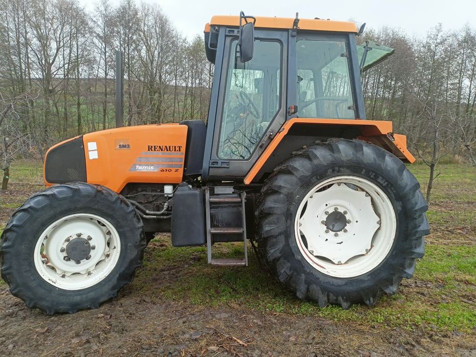 Renault temis 610.   John Deere