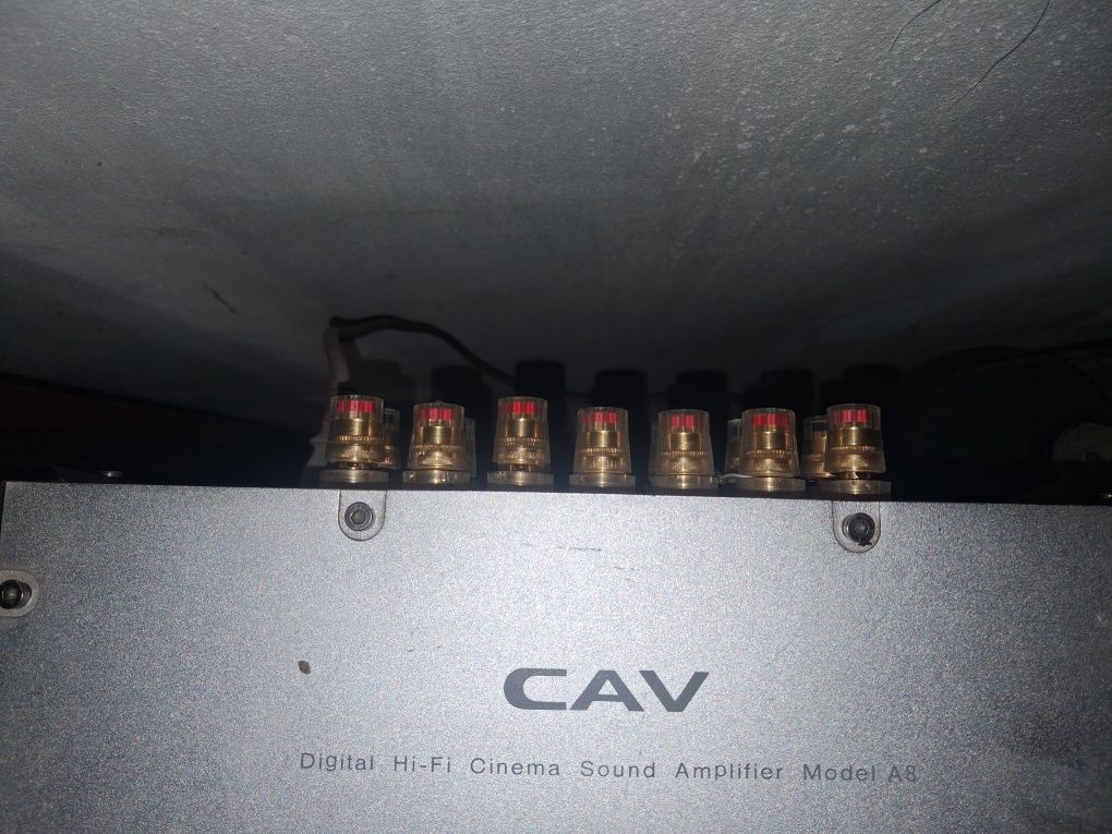 Аудіо ресівер  CAV a8
