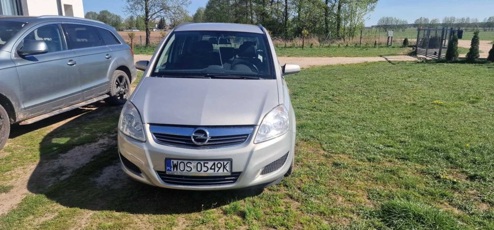 Sprzedam samochód osobowy marki Opel Zafira