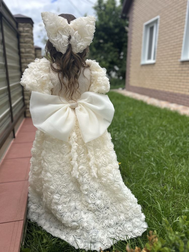 Шикарна святкова сукня