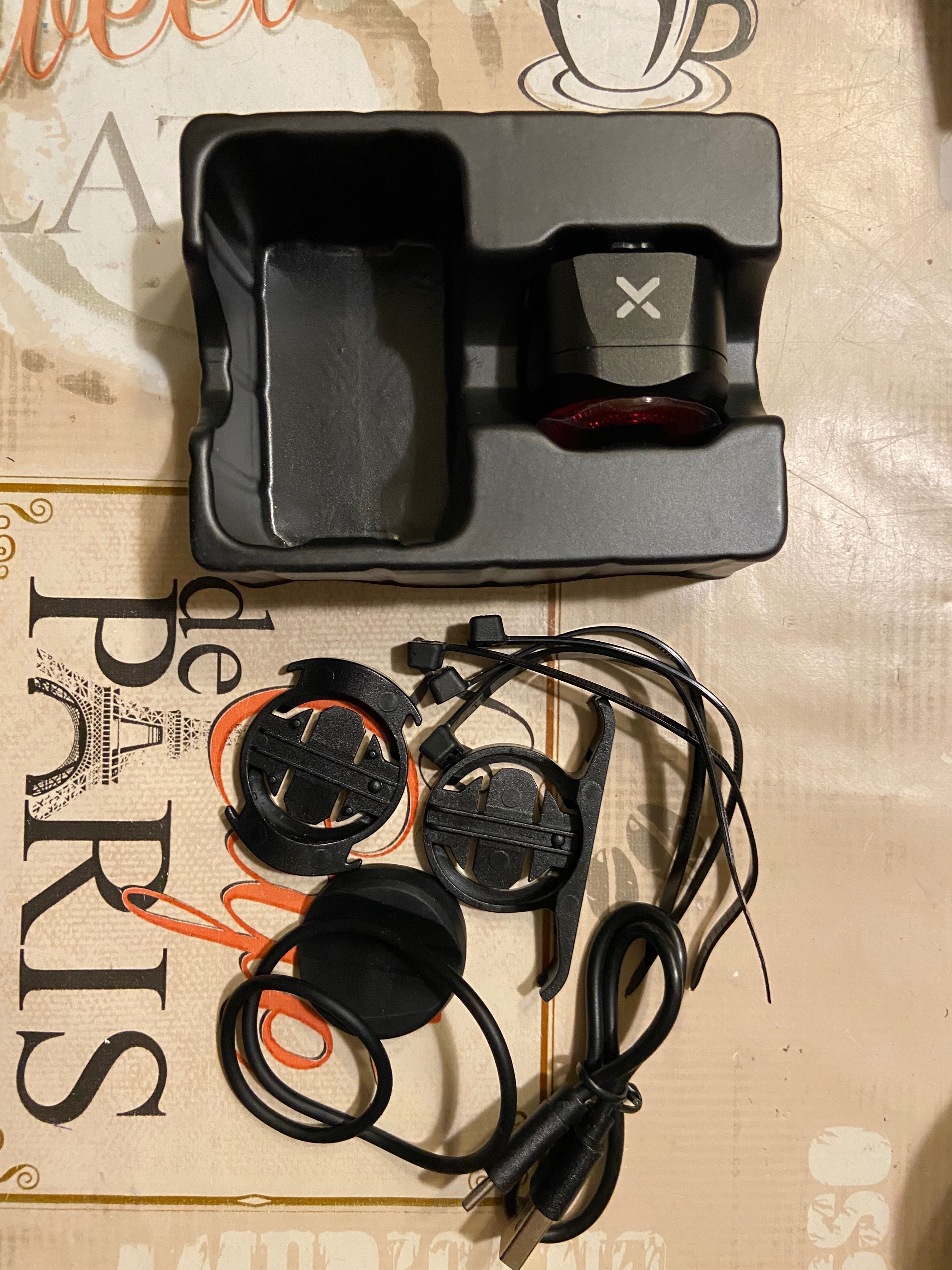 Tylna lampka rowerowa XOSS model XR PRO